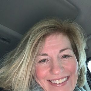 Meet your Posher, Maura